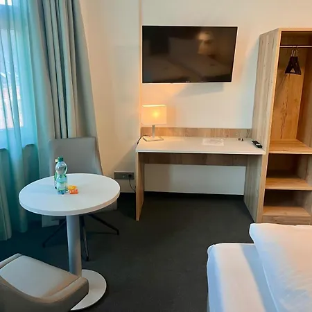 Hotel Dh Deutsches Haus - Ihr Digitales *